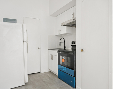 19 Division Street - Photo Thumbnail 4