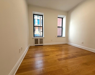 355 W 51st Street - Photo Thumbnail 2