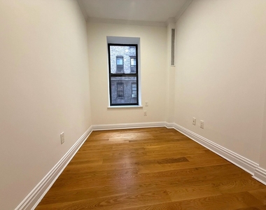 355 W 51st Street - Photo Thumbnail 3