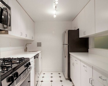 80 Madison Avenue - Photo Thumbnail 2