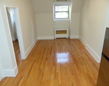110 E 61st Street - Photo Thumbnail 2