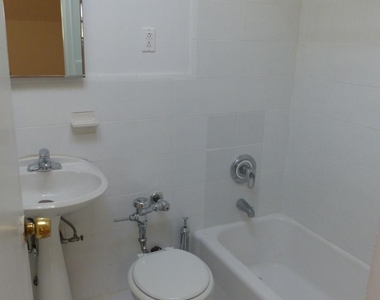 110 E 61st Street - Photo Thumbnail 13