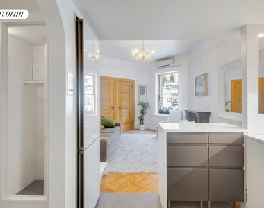 31 W 94th Street - Photo Thumbnail 1