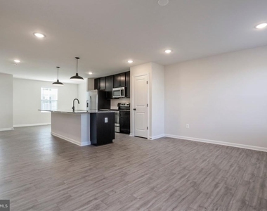 128 Rabbit Rd - Photo Thumbnail 8