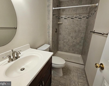12109 Greenway Court - Photo Thumbnail 9