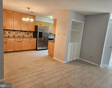 12109 Greenway Court - Photo Thumbnail 3
