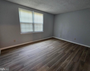 12109 Greenway Court - Photo Thumbnail 6