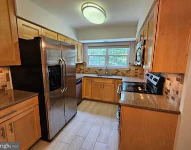 12109 Greenway Court - Photo Thumbnail 1