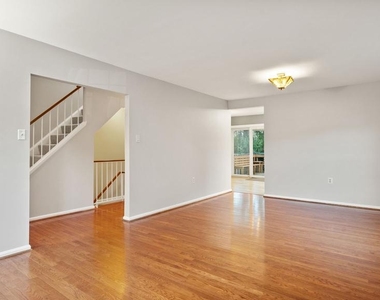 4453 Holly Avenue - Photo Thumbnail 6