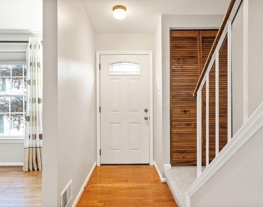 4453 Holly Avenue - Photo Thumbnail 3