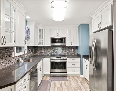 4453 Holly Avenue - Photo Thumbnail 9