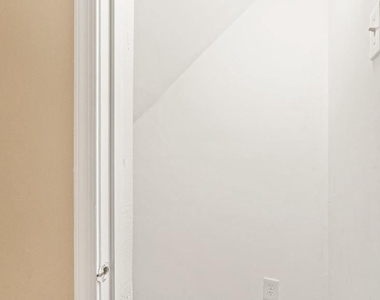 4453 Holly Avenue - Photo Thumbnail 41
