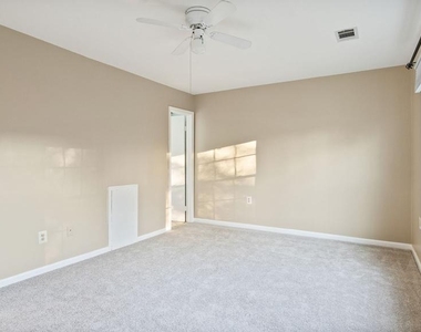 4453 Holly Avenue - Photo Thumbnail 20
