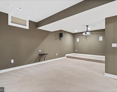 4561 Rona Place - Photo Thumbnail 61