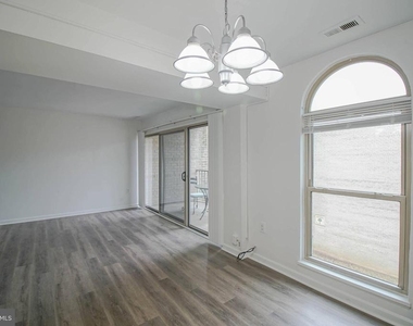 6 Canterbury Square - Photo Thumbnail 9