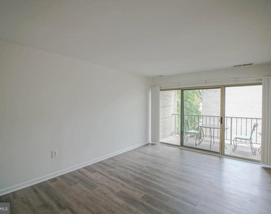 6 Canterbury Square - Photo Thumbnail 6