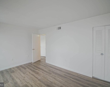 6 Canterbury Square - Photo Thumbnail 14