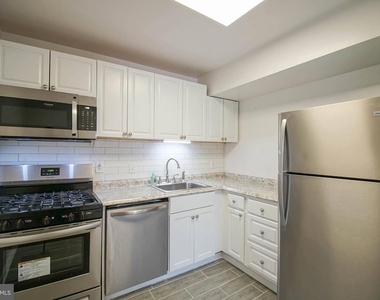 6 Canterbury Square - Photo Thumbnail 11