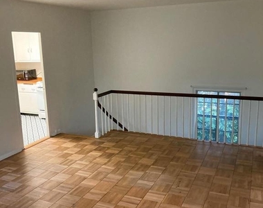 3382 Martha Custis Drive - Photo Thumbnail 4
