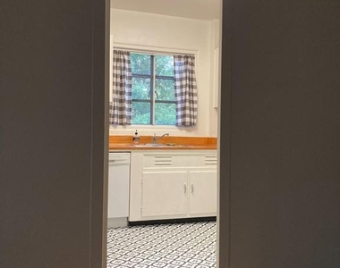 3382 Martha Custis Drive - Photo Thumbnail 5