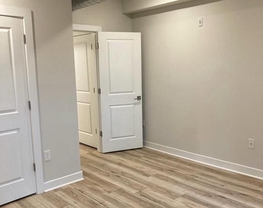 2549 N Front Street - Photo Thumbnail 4