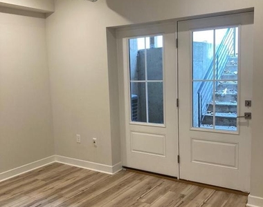2549 N Front Street - Photo Thumbnail 3