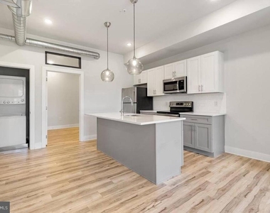 2440 Kensington Avenue - Photo Thumbnail 3