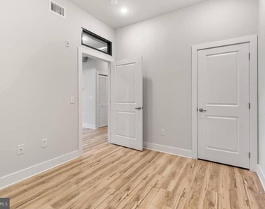 2440 Kensington Avenue - Photo Thumbnail 10