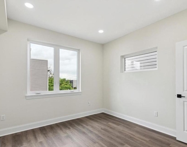 619 Cecil B Moore Avenue - Photo Thumbnail 16