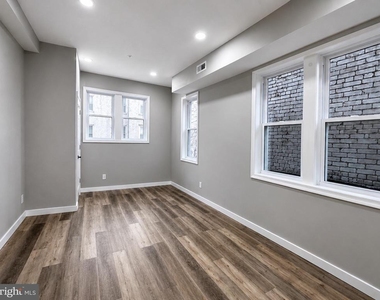 632 South Street - Photo Thumbnail 2