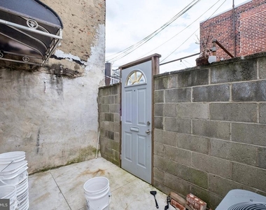 732 Dickinson Street - Photo Thumbnail 10