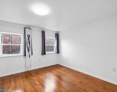 732 Dickinson Street - Photo Thumbnail 11