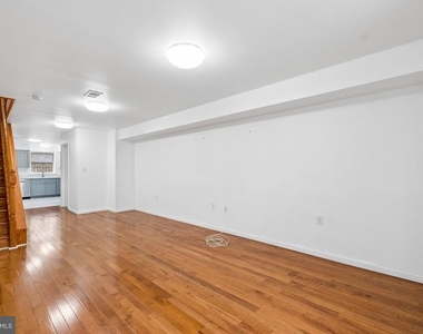 732 Dickinson Street - Photo Thumbnail 3