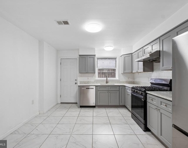 732 Dickinson Street - Photo Thumbnail 9