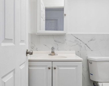 732 Dickinson Street - Photo Thumbnail 6