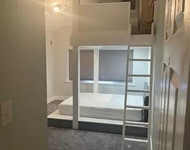 628 N 16th Street - Photo Thumbnail 2