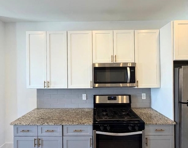 914 Snyder Avenue - Photo Thumbnail 4