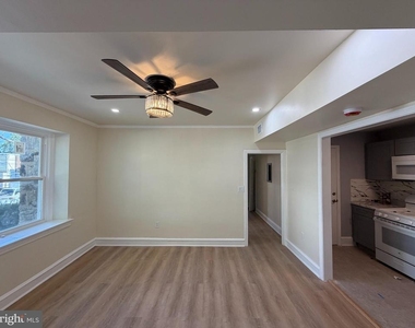 1651 W Grange Avenue - Photo Thumbnail 2