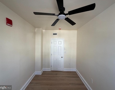 1651 W Grange Avenue - Photo Thumbnail 7