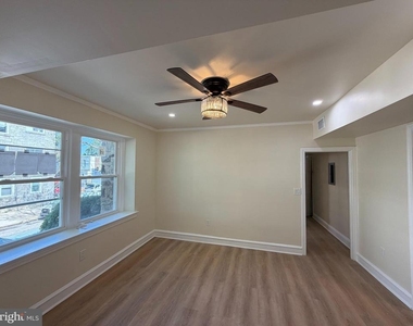 1651 W Grange Avenue - Photo Thumbnail 4