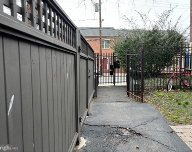 676 Perth Place - Photo Thumbnail 24