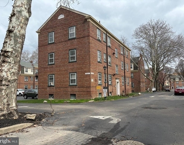 676 Perth Place - Photo Thumbnail 43