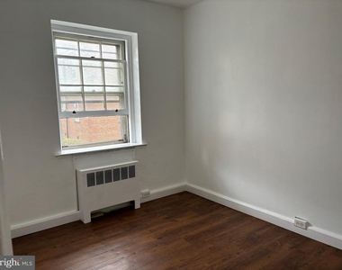 676 Perth Place - Photo Thumbnail 17