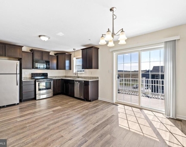 113 Deatrick Drive - Photo Thumbnail 4