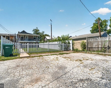 256 S Washington Street - Photo Thumbnail 21