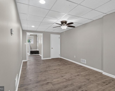 256 S Washington Street - Photo Thumbnail 8