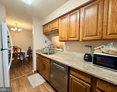 5215 Ravens Crest Drive - Photo Thumbnail 7
