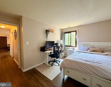 5215 Ravens Crest Drive - Photo Thumbnail 9