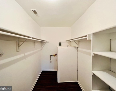 5215 Ravens Crest Drive - Photo Thumbnail 11