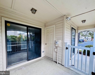 1403 Roberts Way - Photo Thumbnail 2